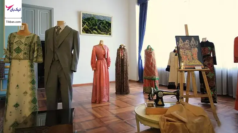موزه لباس های سلطنتی نیاوران